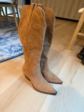 Dolce Vida Ryatt Tall Suede Western cowgirl Boots. Brand New, Never worn.